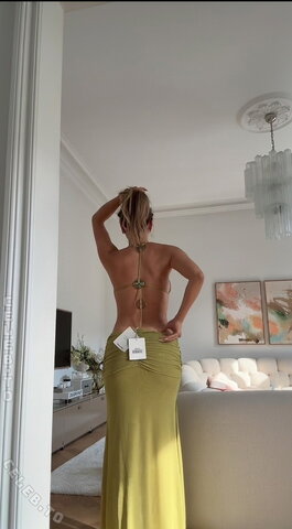 Adorable Caro nude photo 1