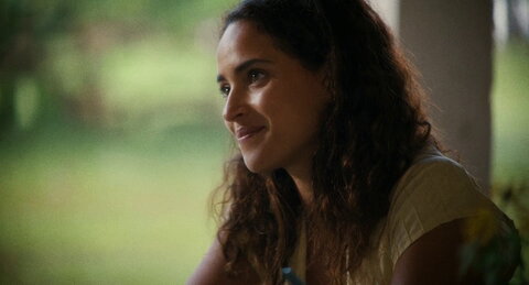 Adria Arjona Sexy (40 photos)