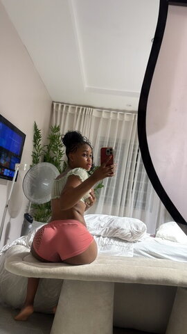 Adriannakyle nude photo 3