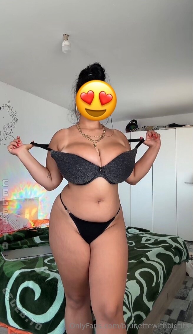 Adry Queen nude photo 1