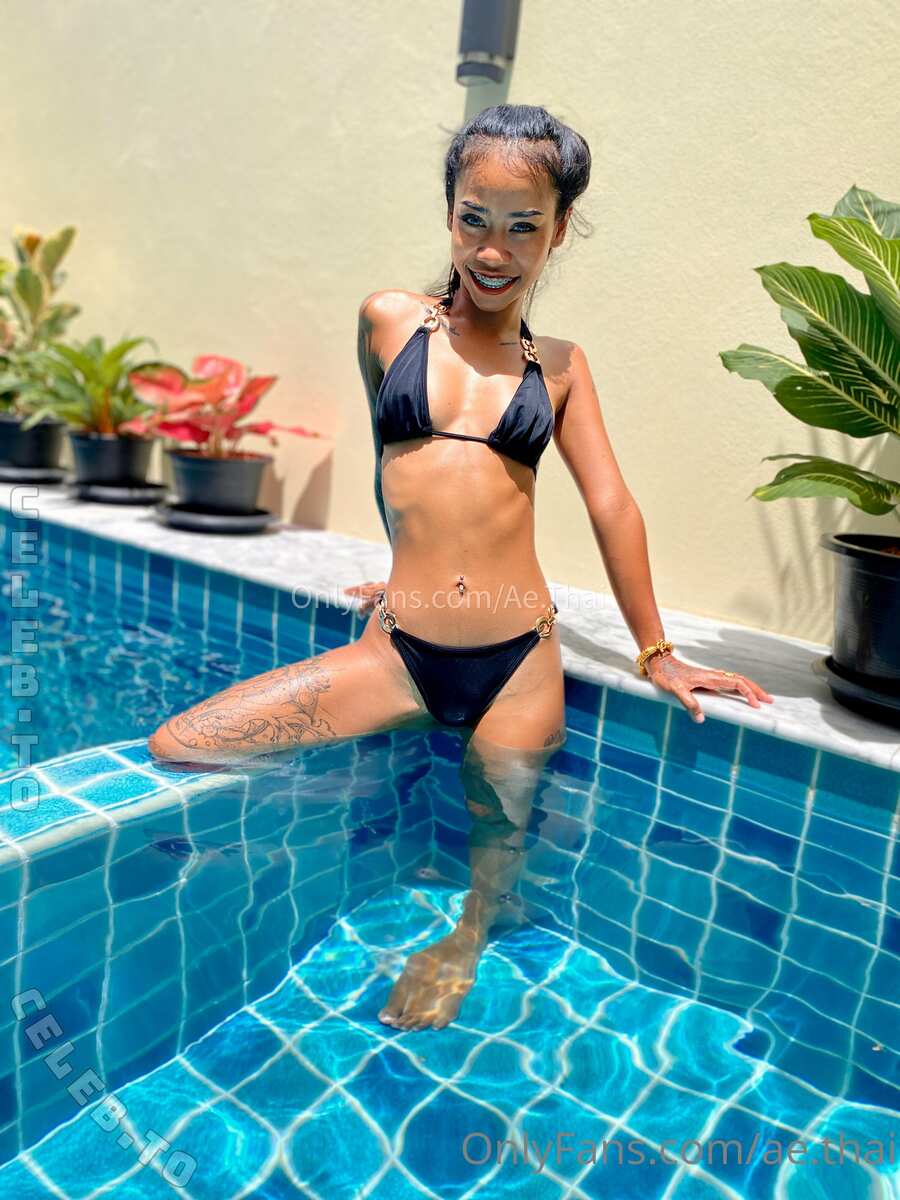 Ae Asia nude photo 9