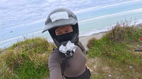 Affe auf Bike photo 2