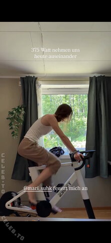 Affe auf Bike nude photo 22