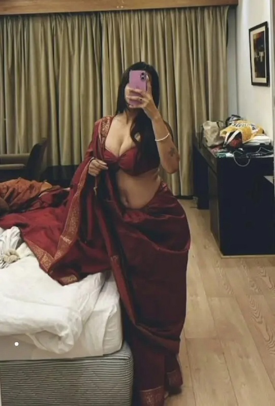Afr Khan nude photo 6
