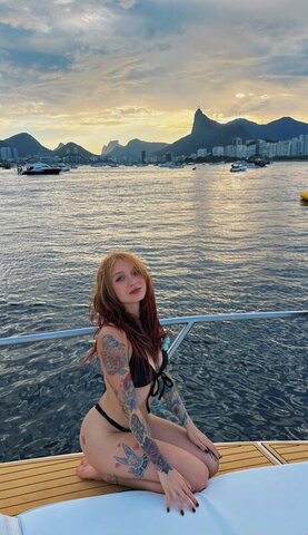 Aggy nude photo 6