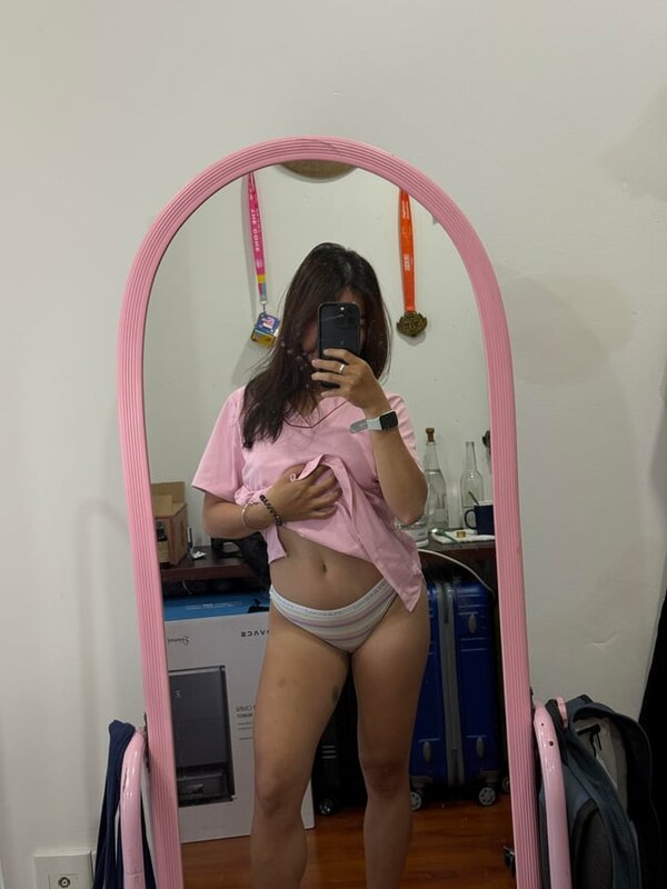 Ahnparker nude photo 9