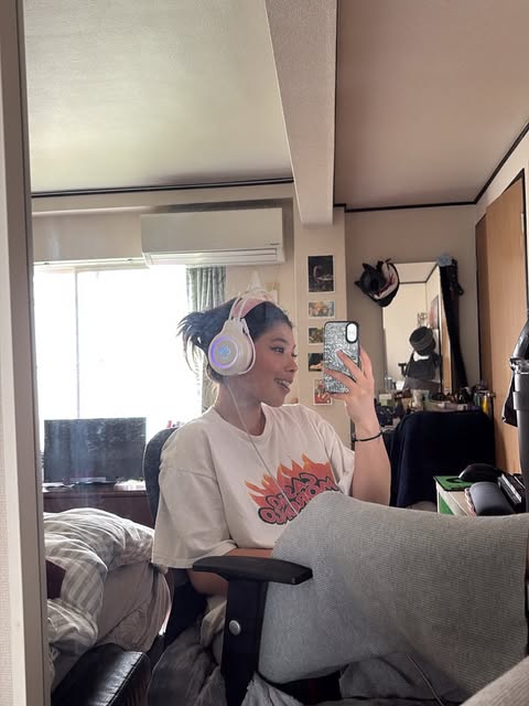 aila.nerve nude photo 12