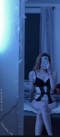 Aileen Vanessa nude photo 4
