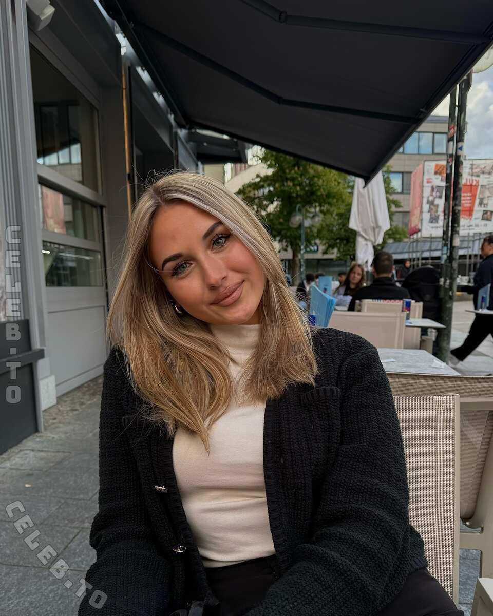 Aileen.1514 nude photo 1