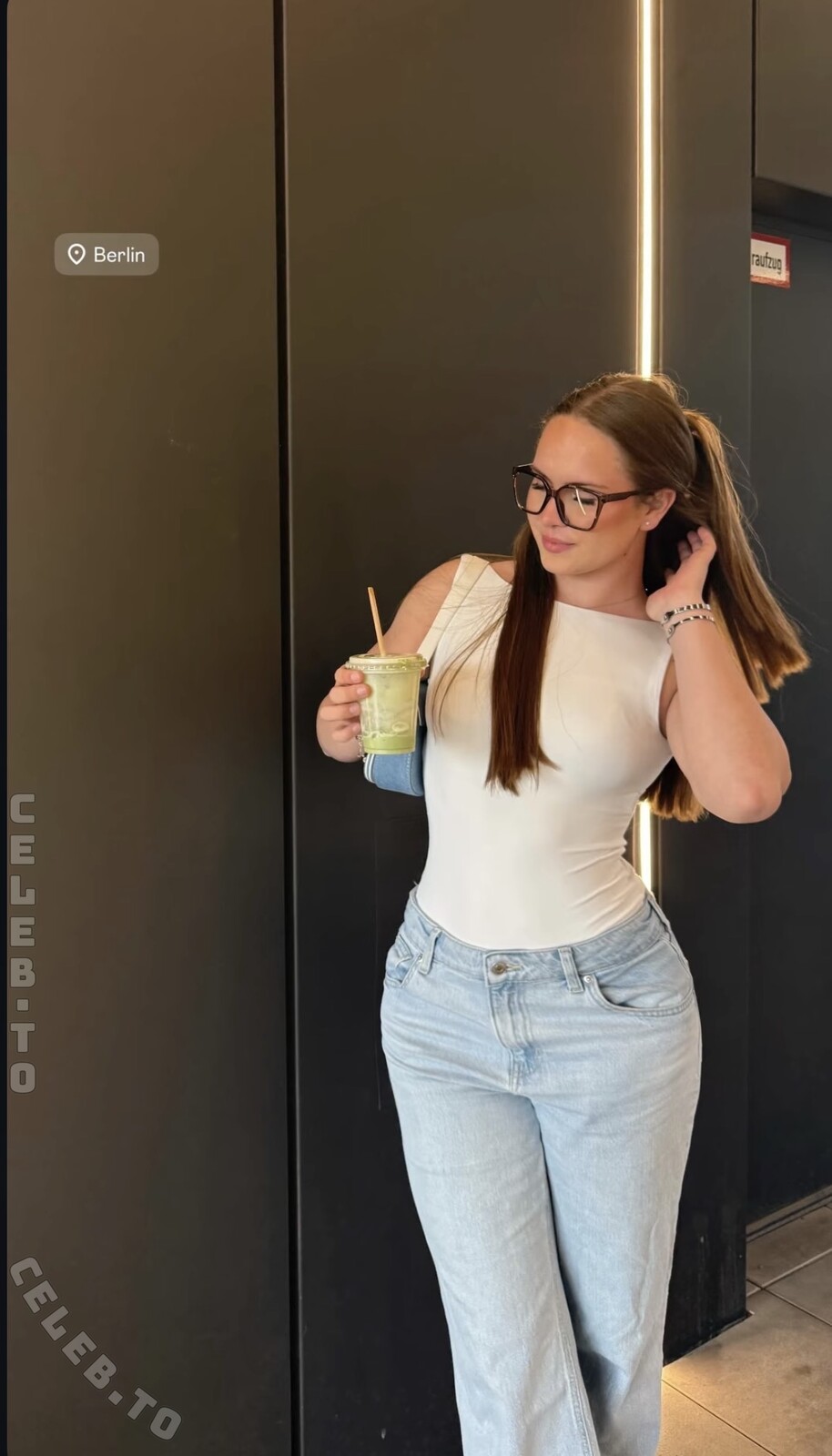 aileen.slf nude photo 1