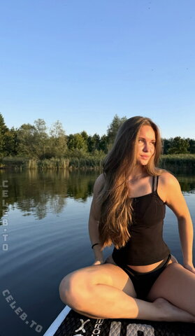 aileen.slf Hot (1 photo)