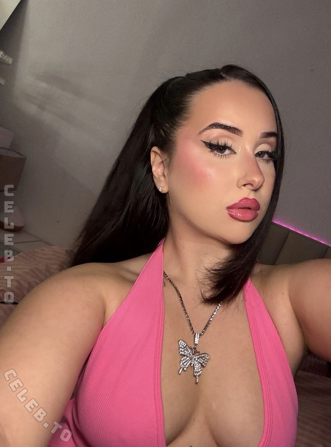 aischa.naili nude photo 2