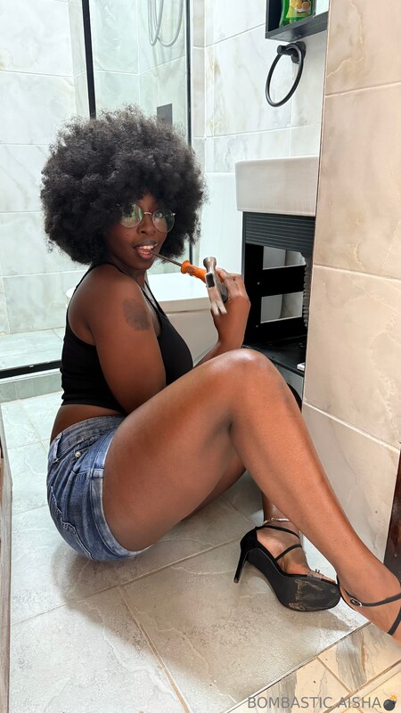 Aisha Jones nude photo 5