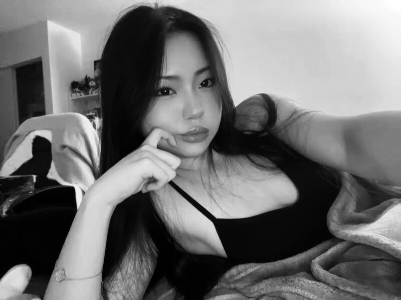aishlvsu nude photo 1