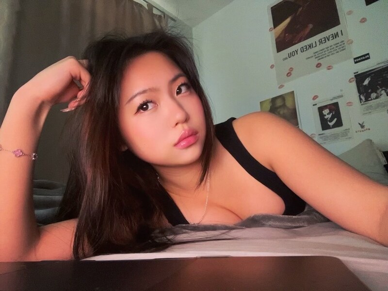 aishlvsu nude photo 9
