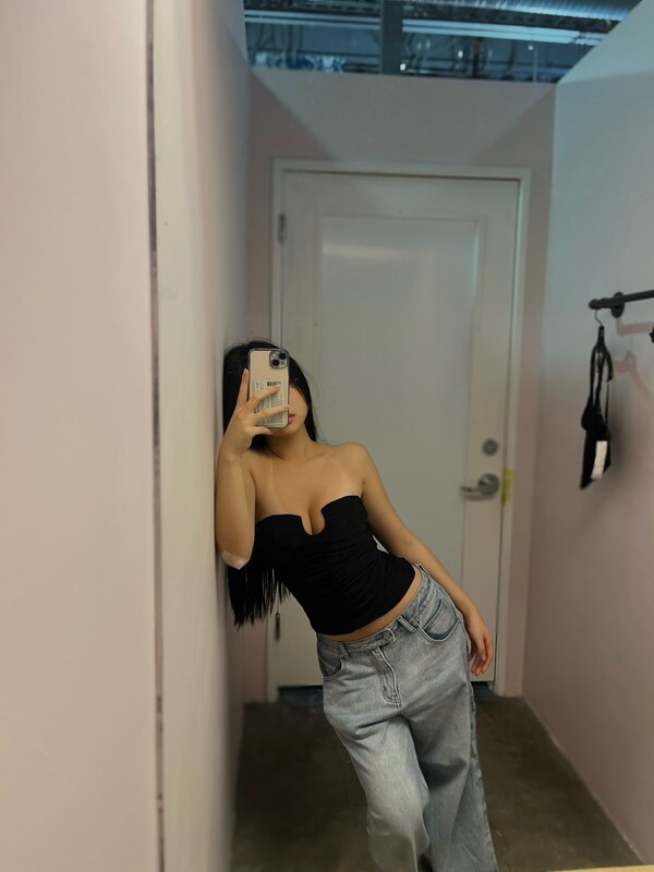 aishlvsu nude photo 10