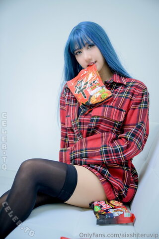 aixshiteruvip nude photo 12