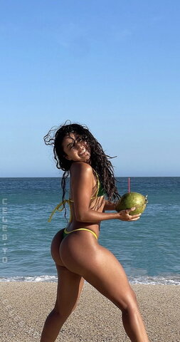 Akirayass – spicy bikini
