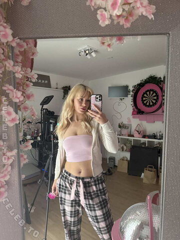 Akkcess nude photo 12