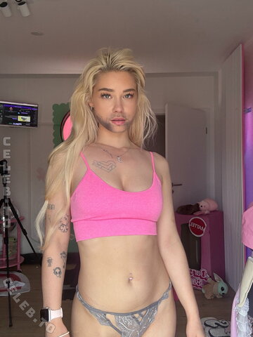 Akkcess nude photo 1