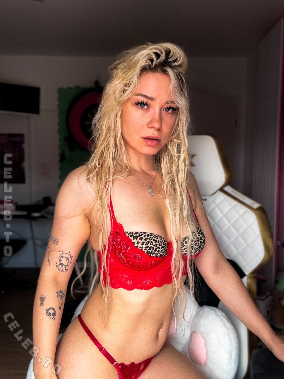 Akkcess nude photo 2