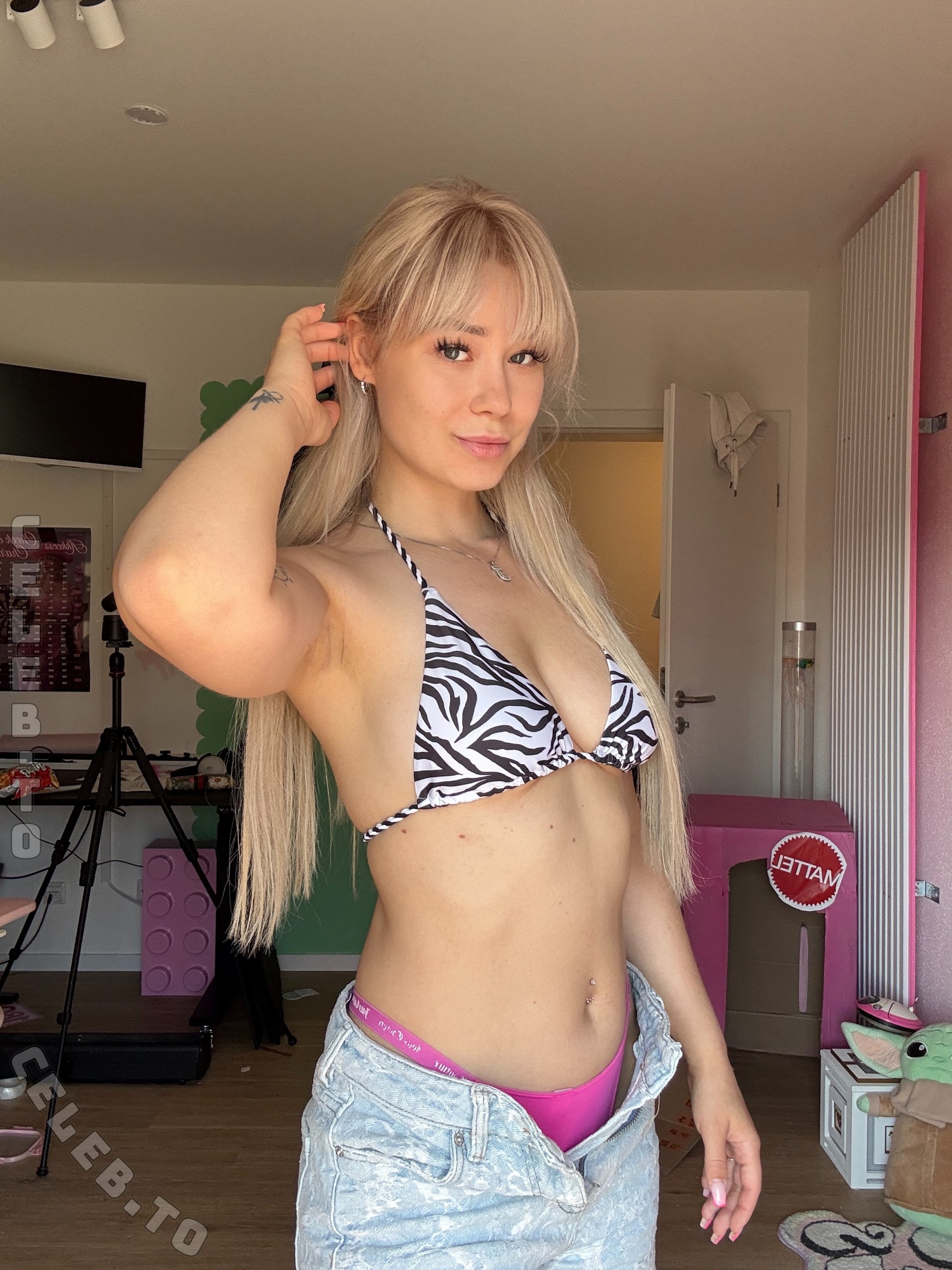 Akkcess nude photo 1