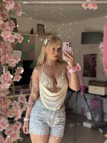 Akkcess nude photo 8