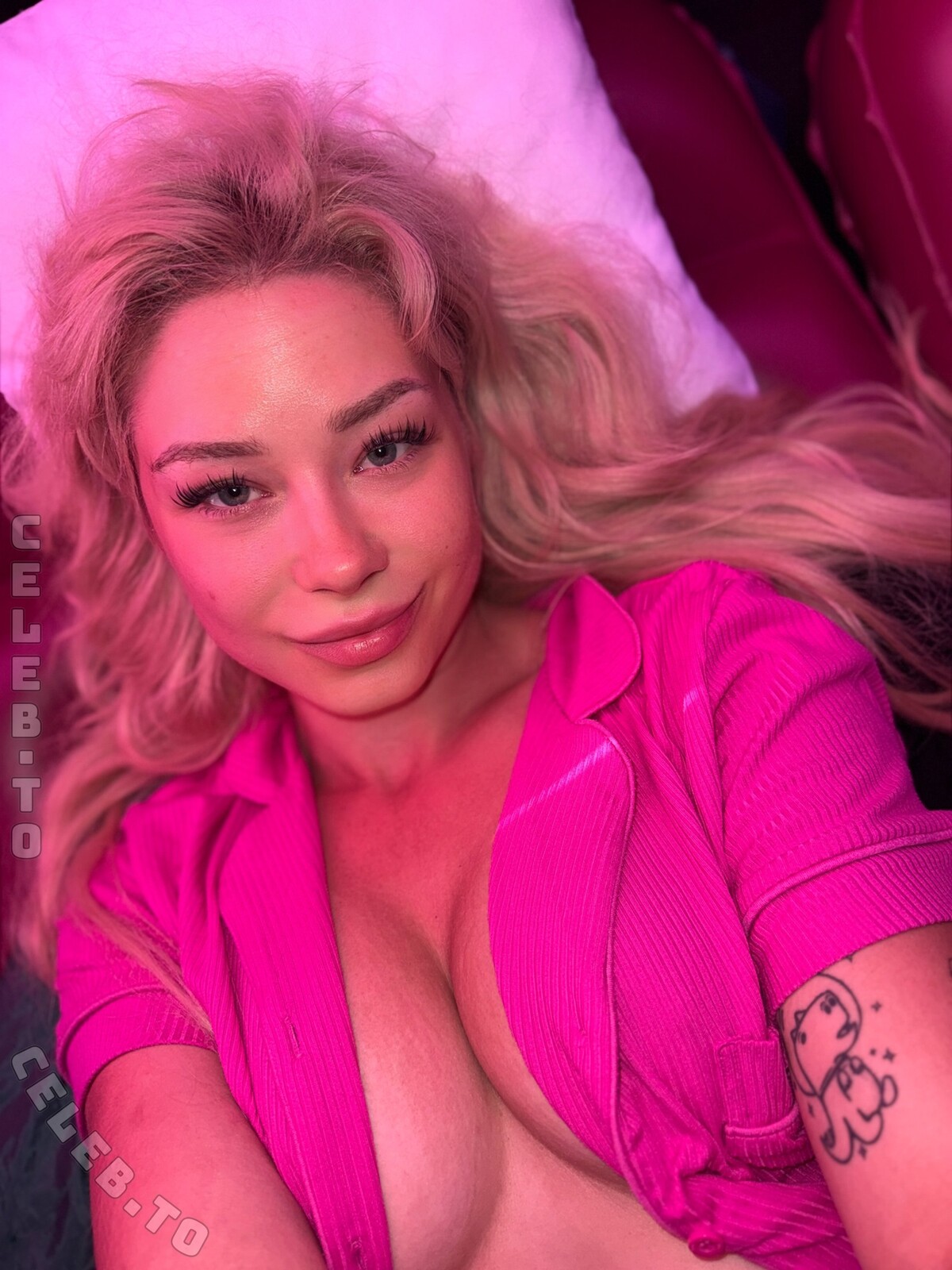 Akkcess nude photo 3