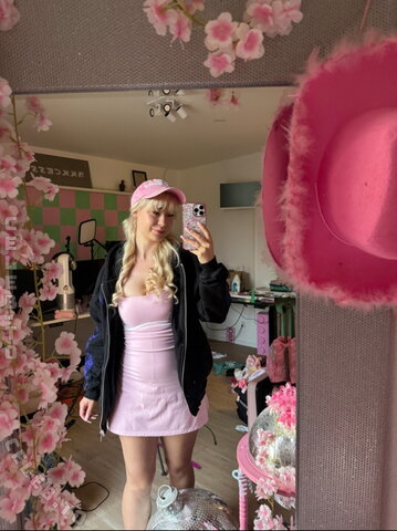 Akkcess nude photo 17