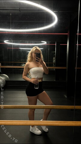 Akkcess nude photo 15
