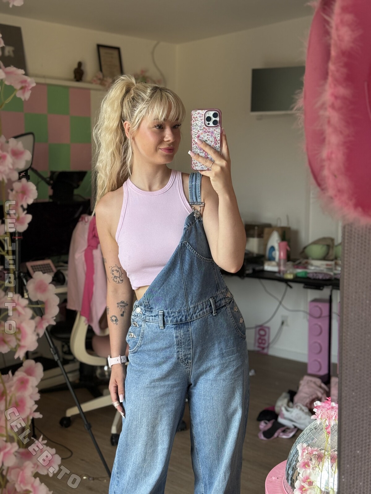 Akkcess nude photo 1