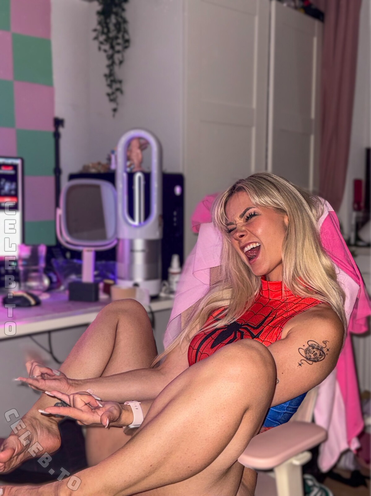 Akkcess nude photo 5