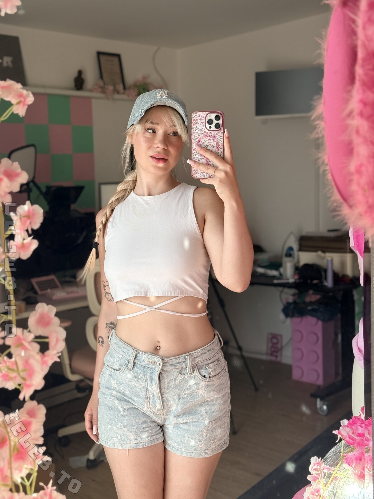 Akkcess nude photo 1