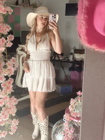 Akkcess nude photo 24