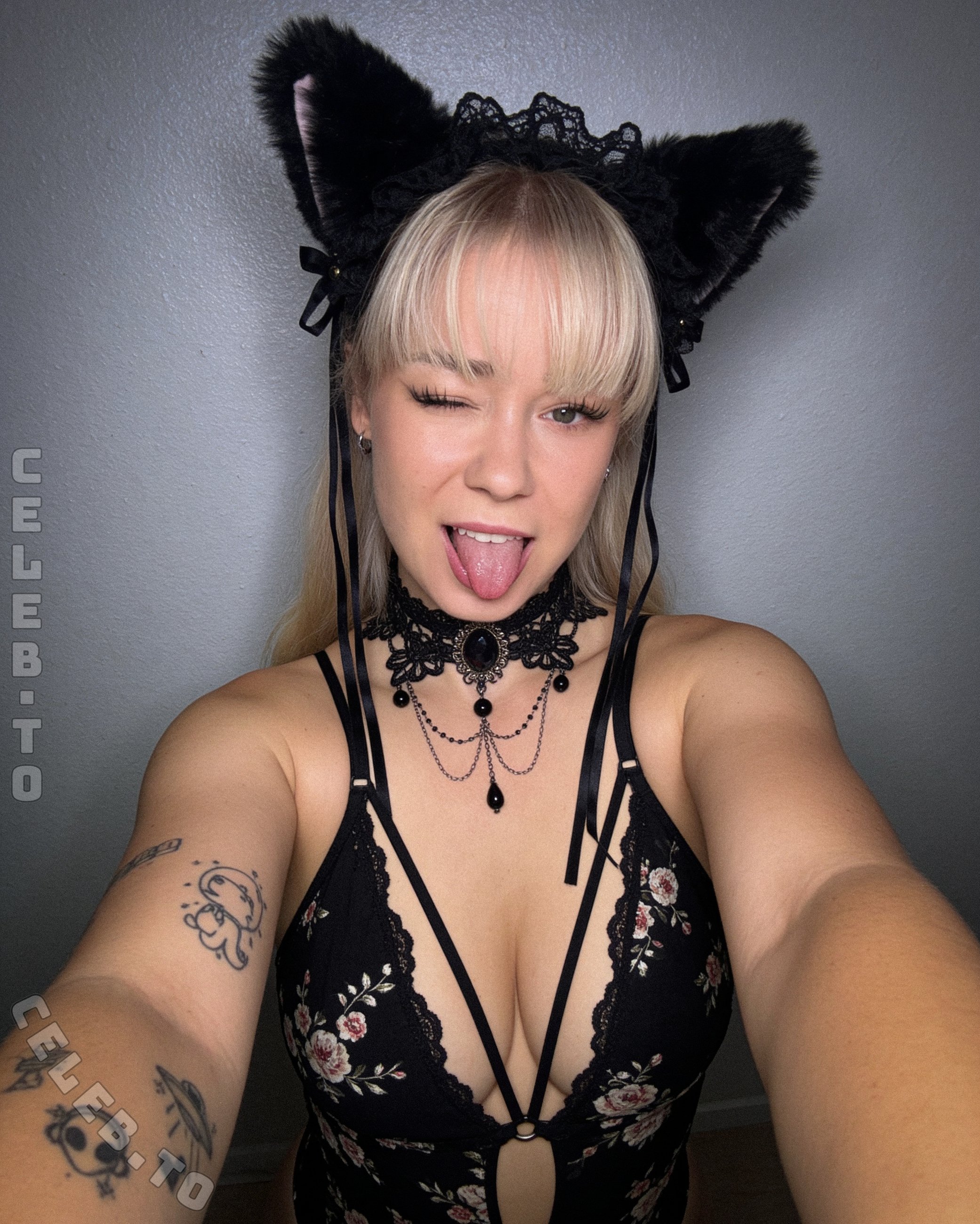 Akkcess nude photo 2