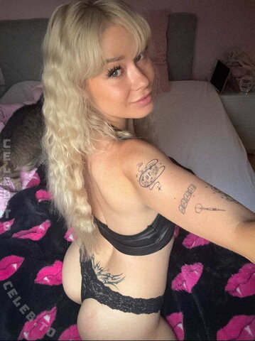 Akkcess – Black phase 🕷️🫪 Must stop wearing so much tail LUL