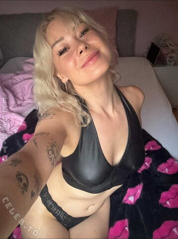 Akkcess nude photo 6
