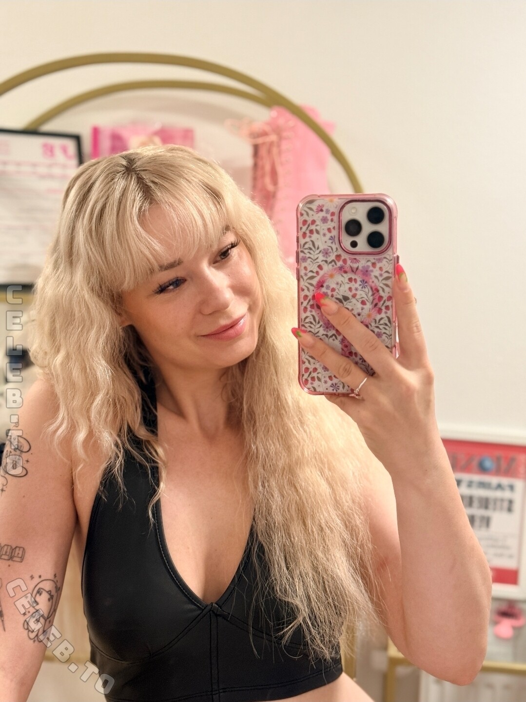 Akkcess nude photo 1