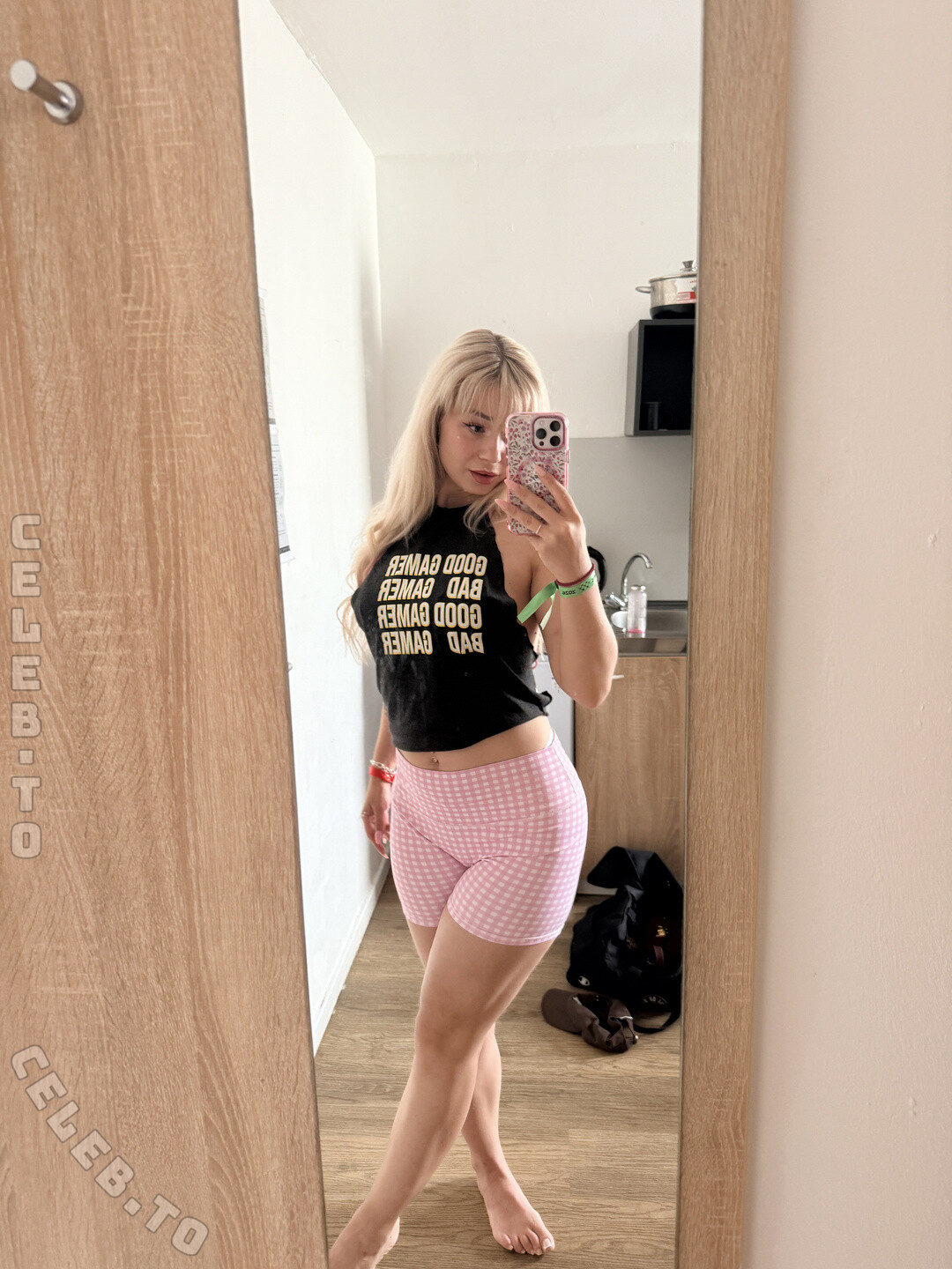 Akkcess nude photo 1