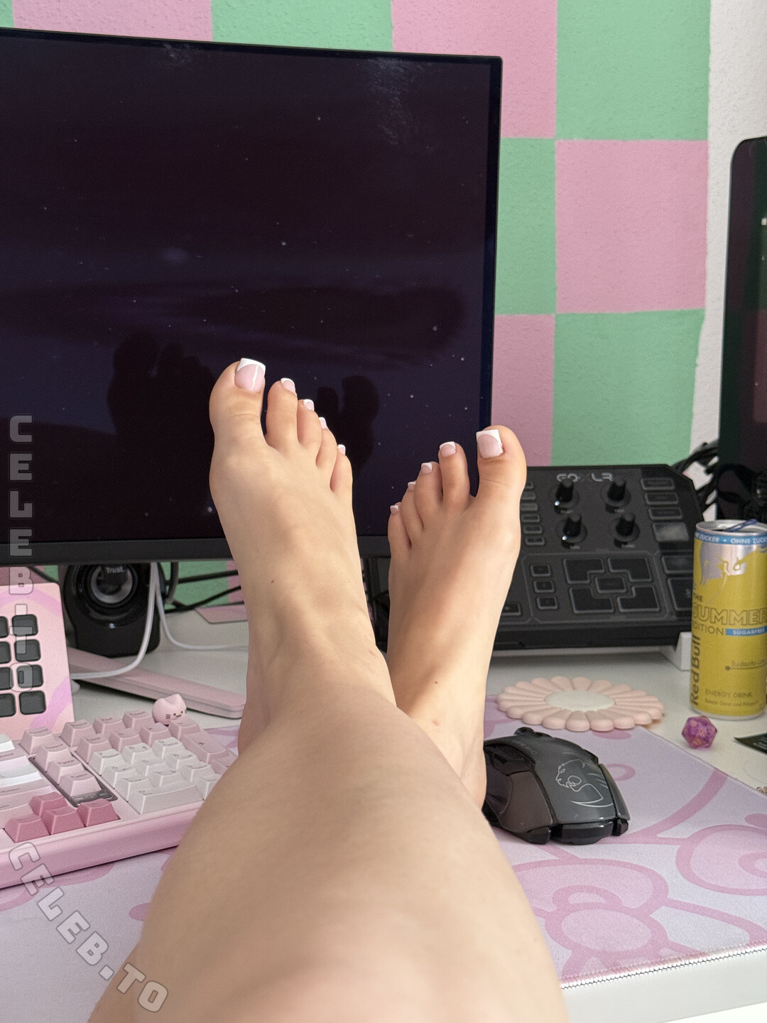 Akkcess nude photo 2