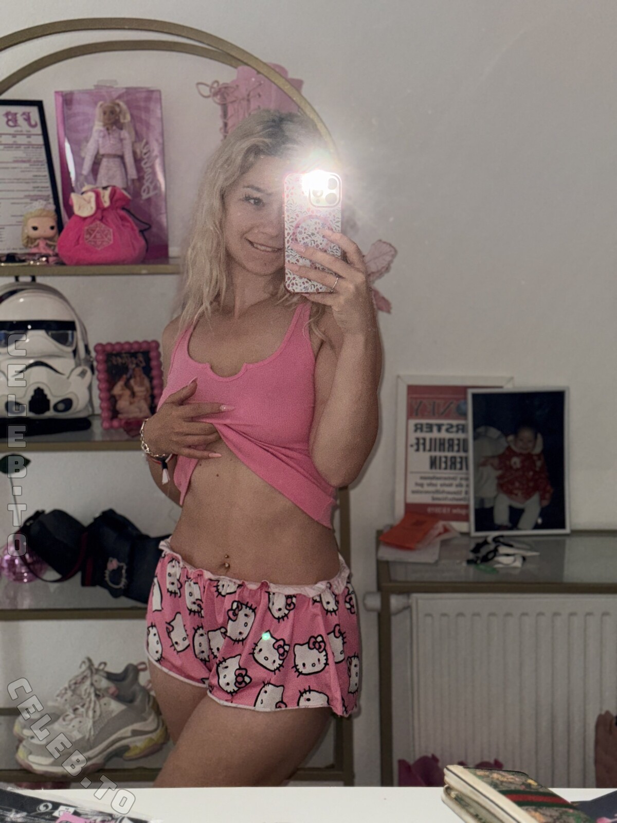 Akkcess nude photo 2
