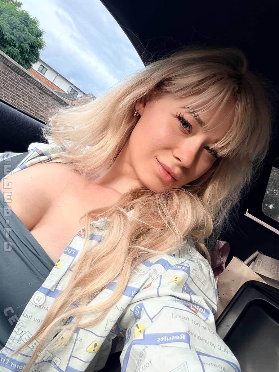 Akkcess nude photo 3