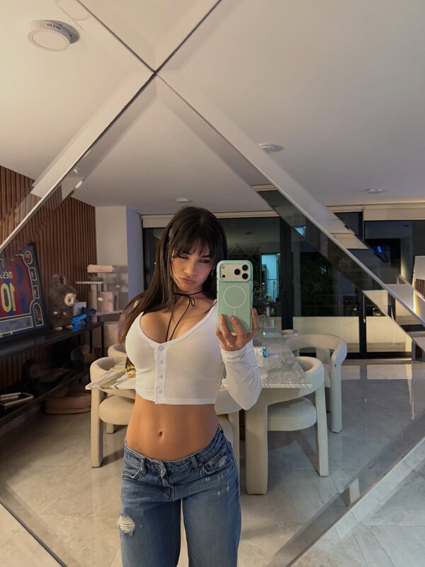 Alanalarana nude photo 1