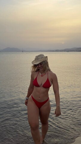 Alba Rubio nude photo 29