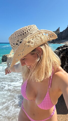 Alba Rubio nude photo 20