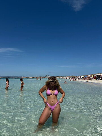 Alba Rubio nude photo 19