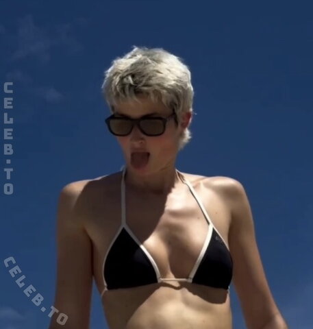aleandrafrerk / ale4ndra – Insta Reel (27.5)