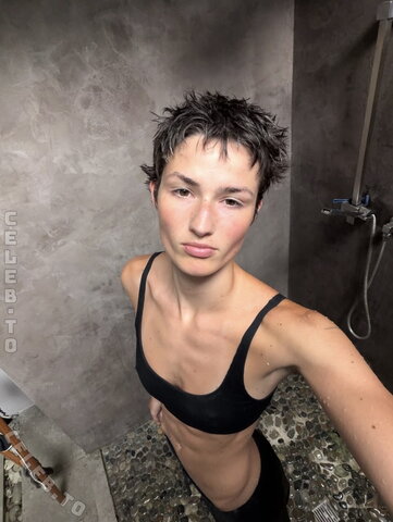 aleandrafrerk / ale4ndra Sexy (4 photos)