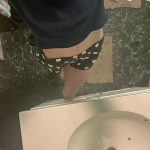 Alec_little nude photo 14