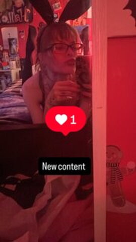 Alec_little nude photo 3